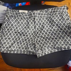 GAP 3 inch city short